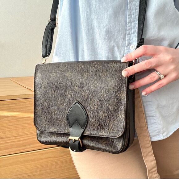 ✅AUTHENTIC✅LOUIS VUITTON CARTOUCHIERE MM - Picture 16 of 17